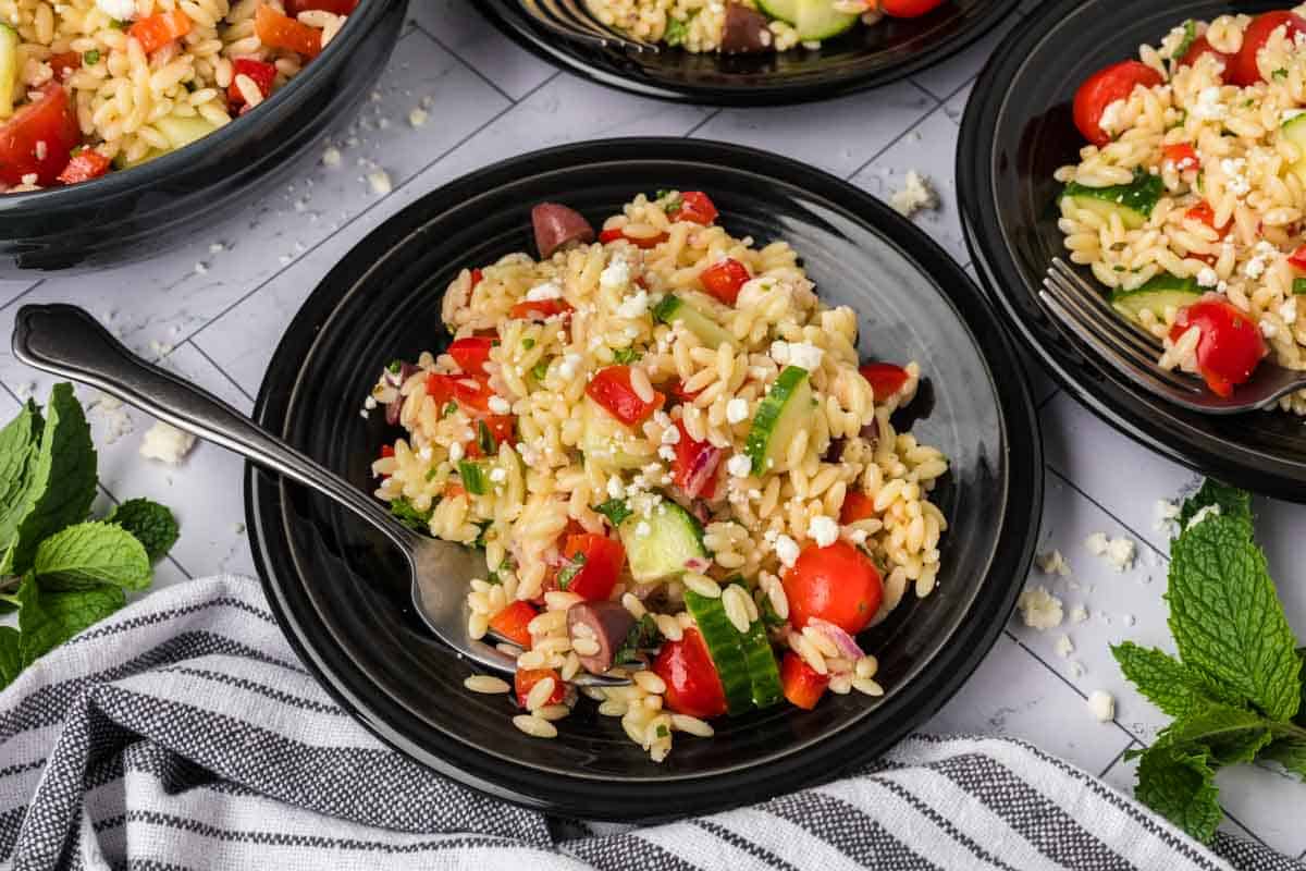 Vibrant Greek Orzo Pasta Salad: Zesty Mediterranean Flavors